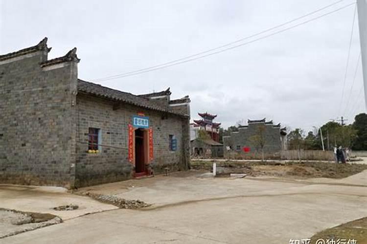 梦见在一个墓地里