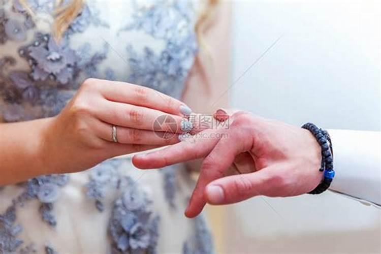 看手相算婚姻感情