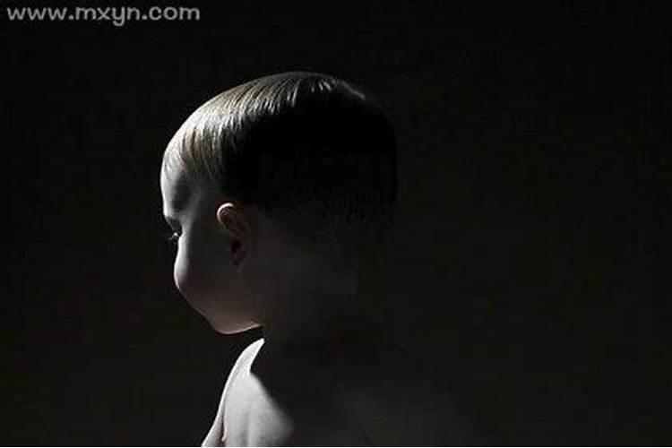 女人梦见男婴是犯小人？