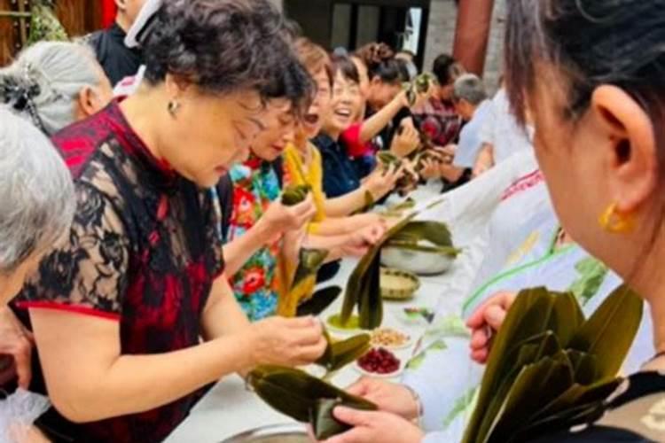 英语作文:向外国人介绍端午节