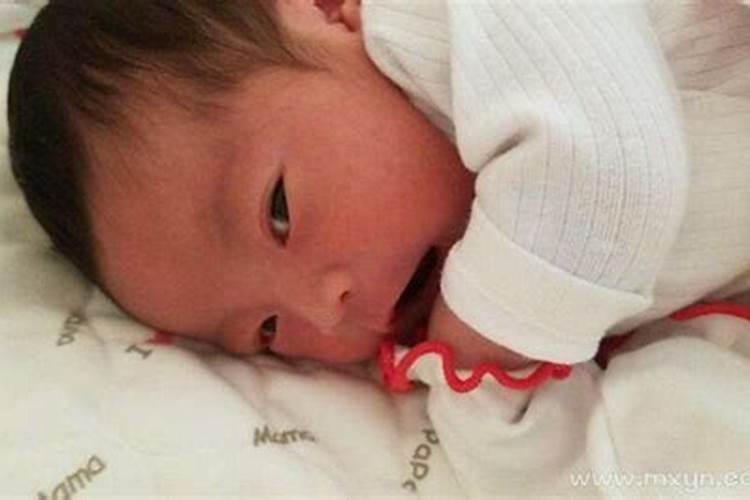 梦见未婚女人自己生了个儿子的预兆