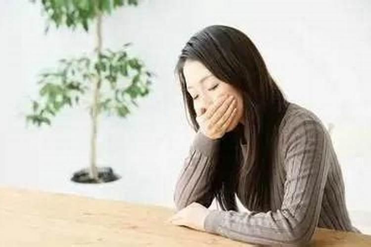 梦见自己用铁锹铲大便好恶心