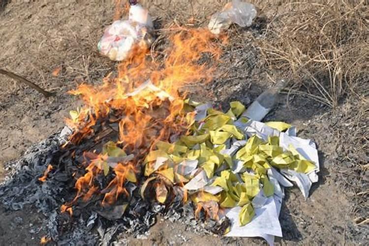 七月十五日祭祀祖先有什么讲究和准备工作呢？