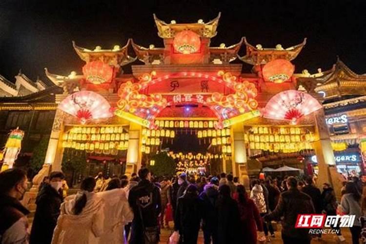梦见被前男友纠缠是什么意思