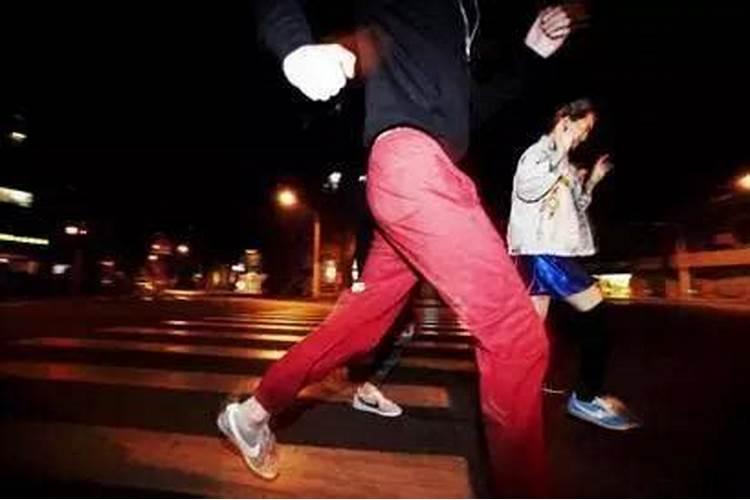 梦见自己出轨是什么意思