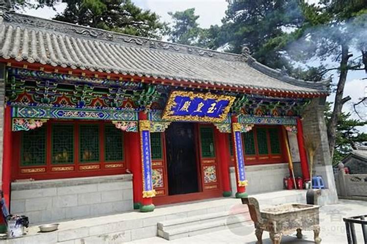 因助养多名孩子耽误自己婚姻的鞍山体育老师娶妻生子了,这样的好人多难...