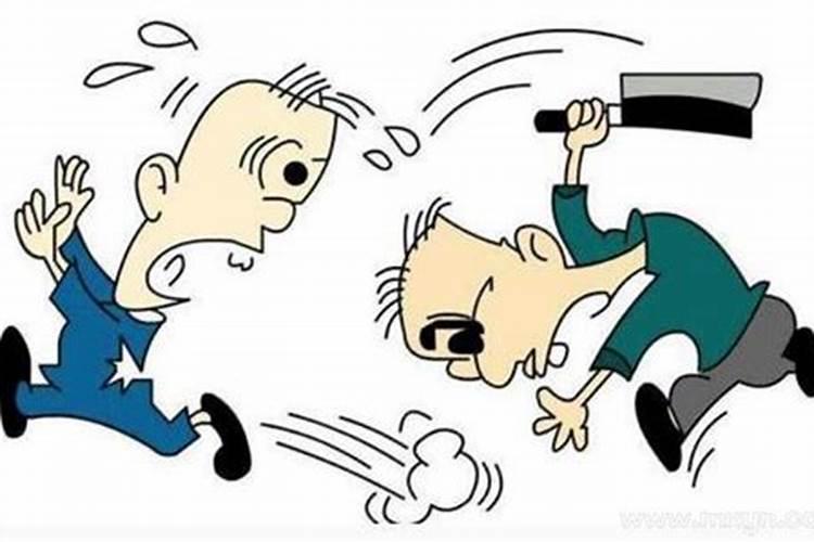 梦见别人砍人见血是什么预兆？