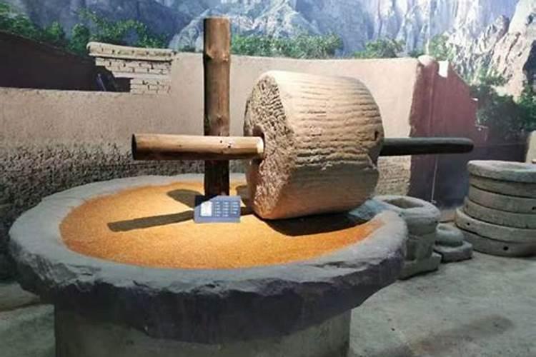 梦见老石磨是什么意思？
