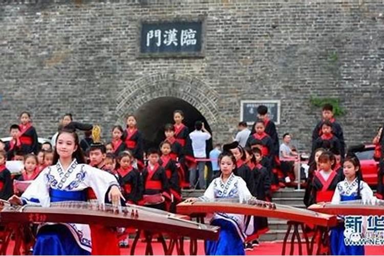 本命年红内裤自己买还是别人送好