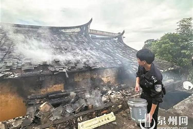 梦见房子有人故意让电线着火,又看到一桌丰盛的大餐？