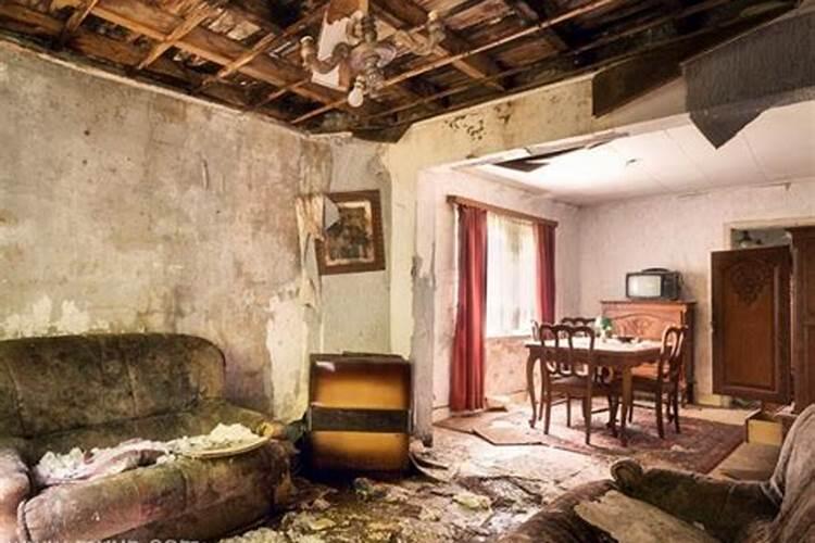 梦见死去的爹住破房子