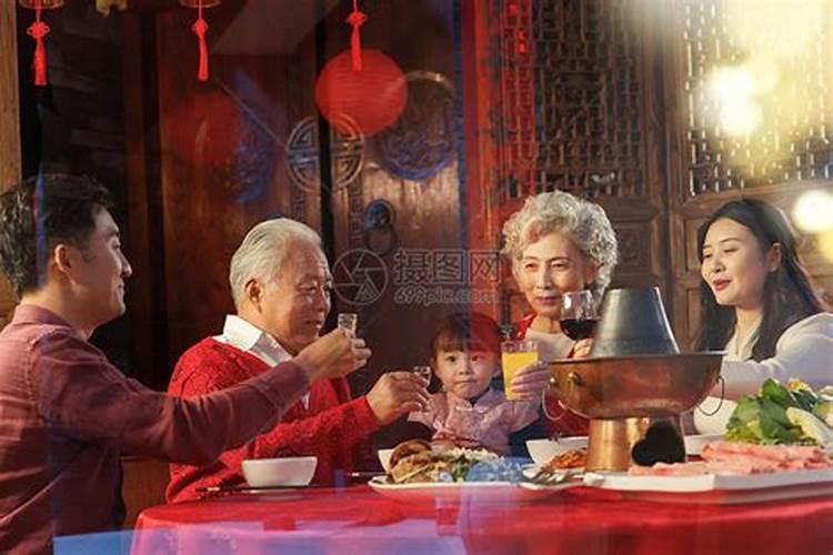 腊月多少可以吃年饭