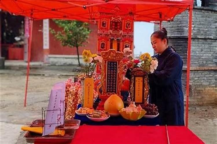 2003年属羊的8月15是什么星座