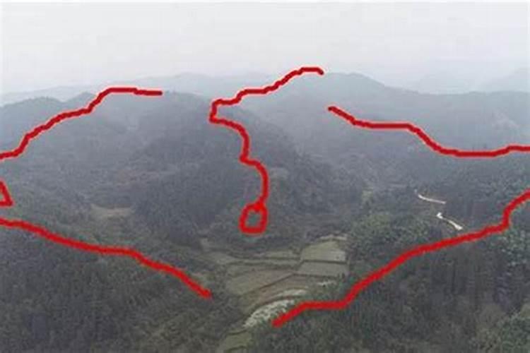 如何用八字看墓地风水？