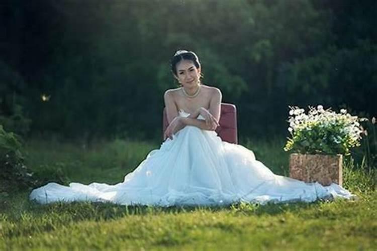 梦见妻子年轻或年青了许多是什么意思
