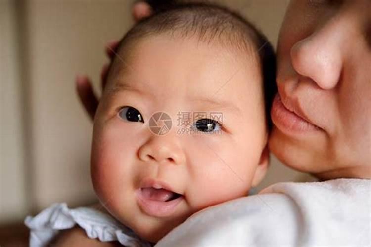 梦见抱着别人家的婴儿哄睡觉的预兆