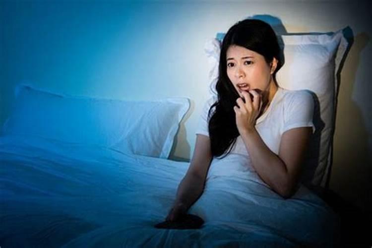 梦见一个人是什么意思？