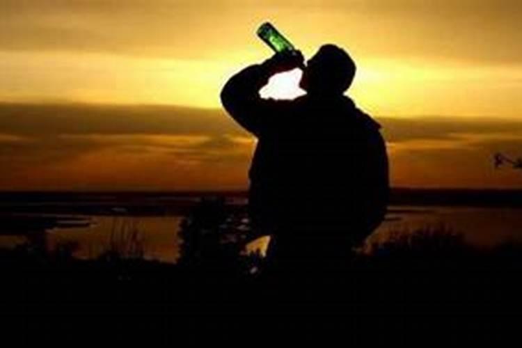 梦见女人喝醉酒