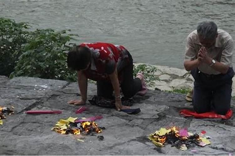 梦见喂死去的亲人吃东西的预兆