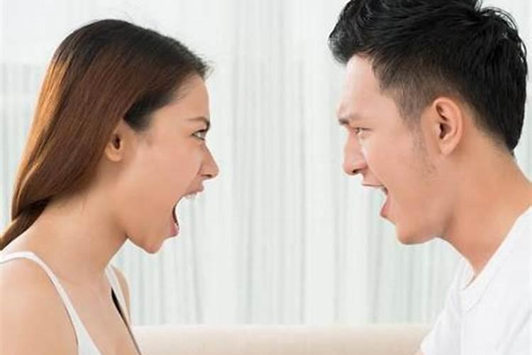 梦见老鼠在家里乱窜是什么意思