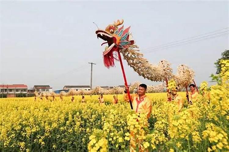 阳历2018年4月30日(农历三月十五),18:55出生,男孩,现在叫刘鹏飞,想改...