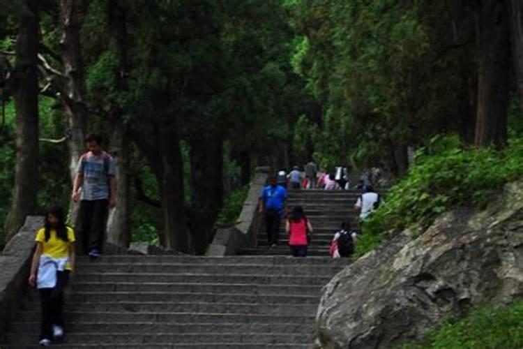 童女上泰山是不是要开锁