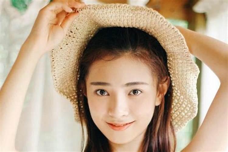 女1980年农历7月20日5点出生五行缺什么？命运好吗？