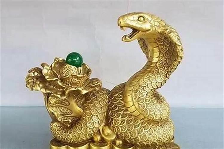 属蛇适合供奉什么财神？