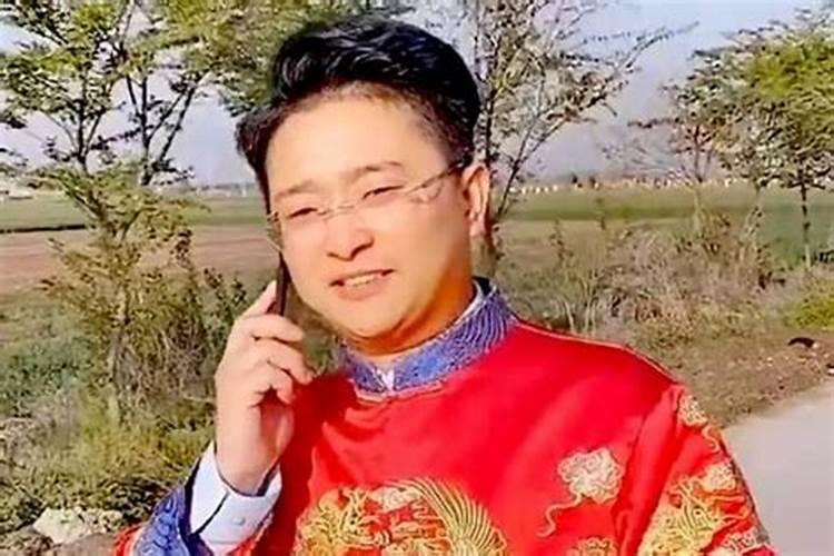 梦见别人结婚自己帮忙开车去接是什么意思？