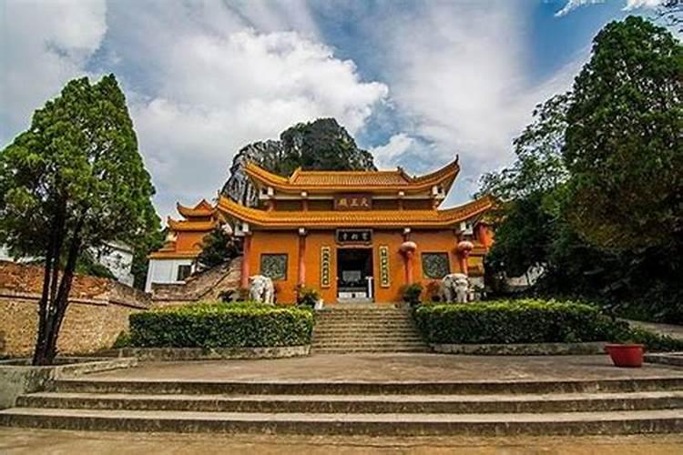宝相寺景区寺院胜景