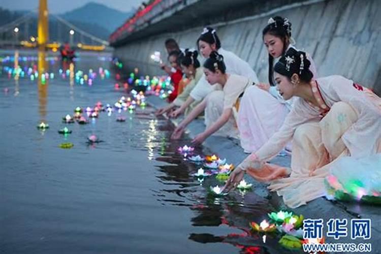 母亲死后三天下午下大雨好不好？