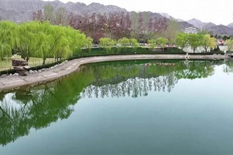 中国北方清明节的习俗是？