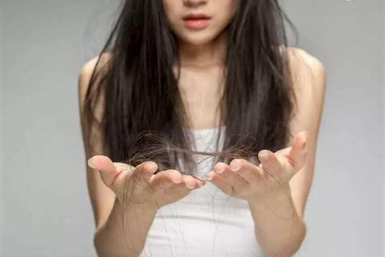 梦见大把掉头发,究竟是何预兆？