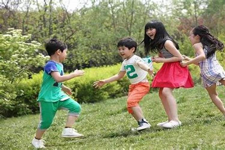 梦见很多小孩子在儿童乐园中玩耍是什么预兆？