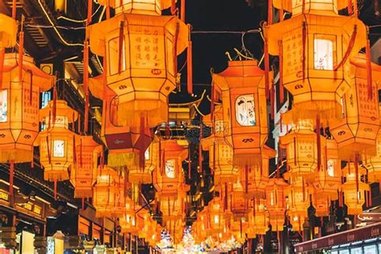 闹花灯是什么习俗