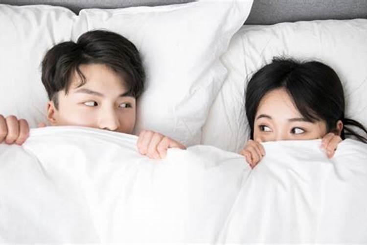 梦见女儿和男人暧昧