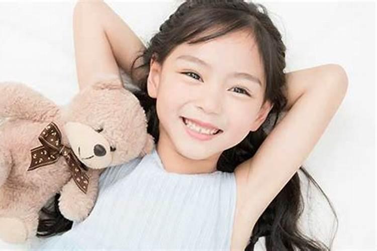 梦见女生对自己微笑的预兆