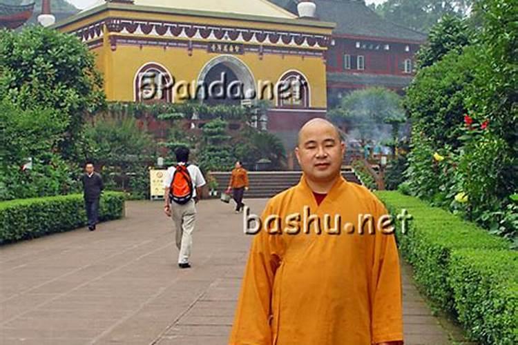 暑假想到峨眉山玩,以前从来没去过,求高人指点