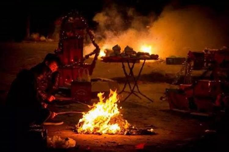 中元节上供的贡品有哪些 中元节祭祀先人的贡品有哪些