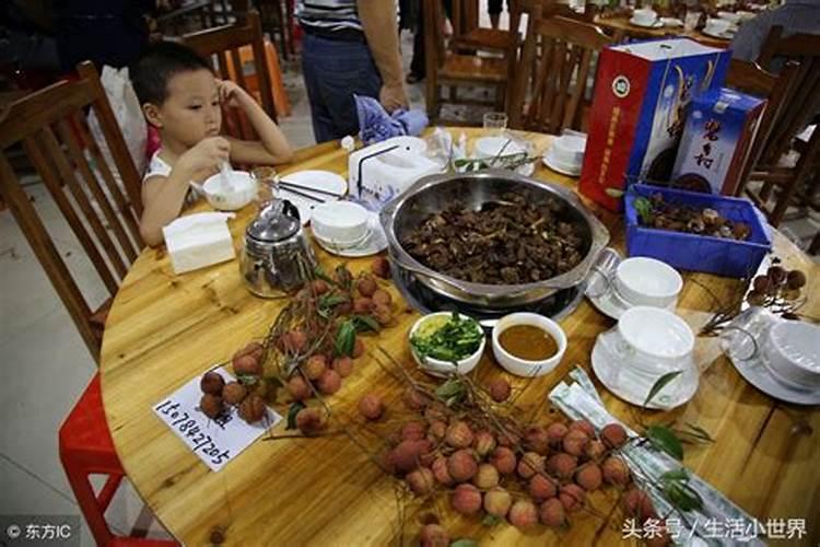 龙和鸡属相能配夫妻吗 女龙和男鸡属相合不合