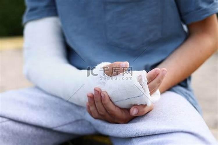梦见妹妹手脚都断了的预兆