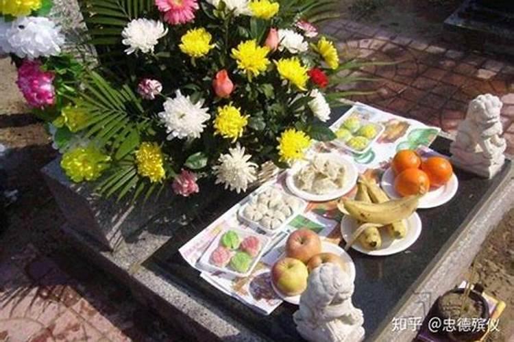 十八岁女生最近开始信佛教,我父亲六年前车祸去世,他的遗像还在我没舍得...