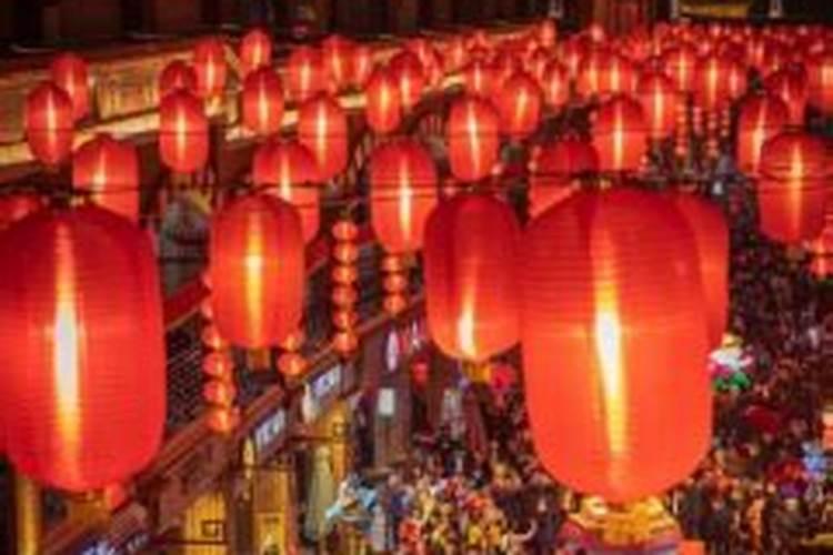 古代喜欢在水上放花灯是代表什么意思？