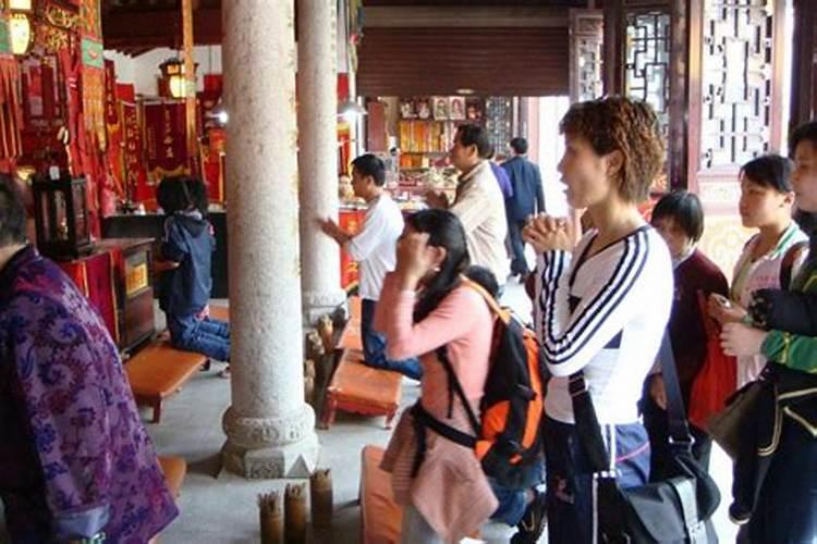 梦见寺庙里有人准备做法事的预兆