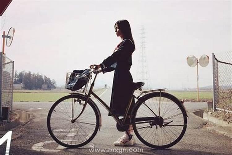 女人梦见自己骑自行车带人车 有什么征兆吗