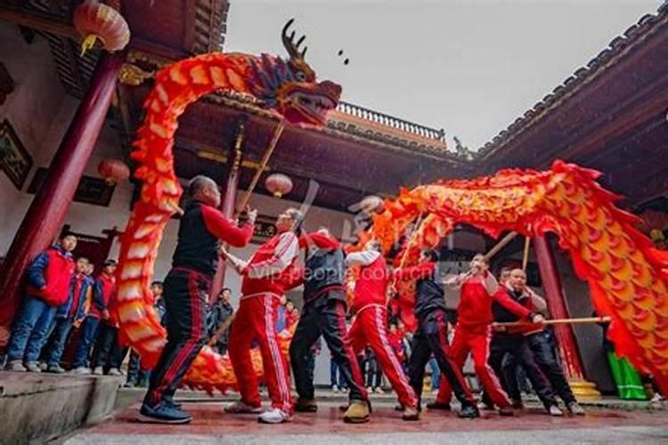 关于风俗习惯的一段话