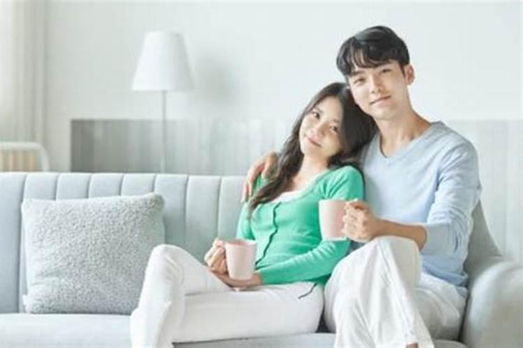 我是1998年阴历腊月25日下午5点多出生的。谁知道我的生辰八字？