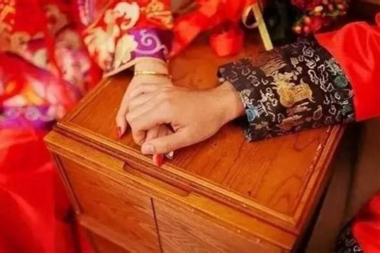 我是82年正月初五出生的.想知道我五行是属金木水火土是哪个