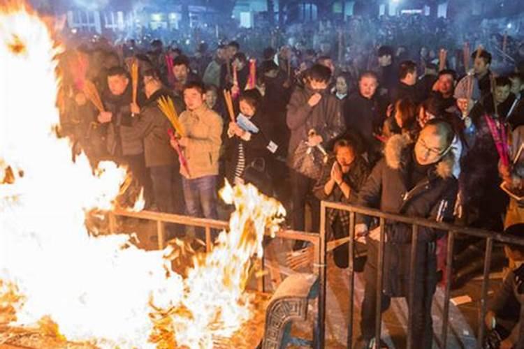 海葬如何祭奠