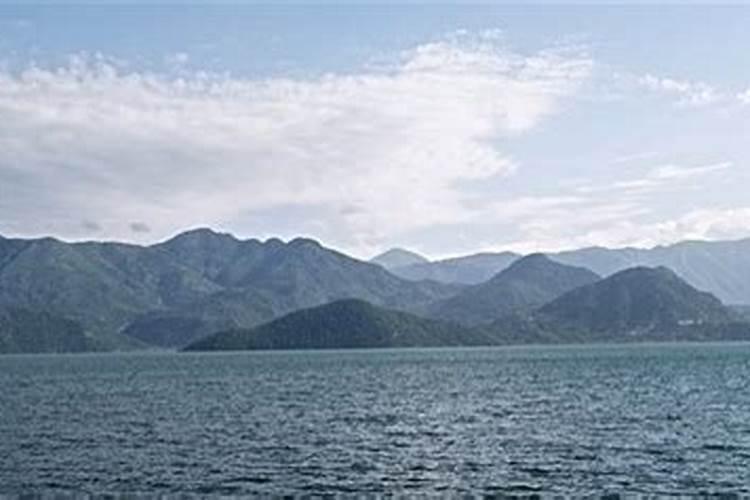 石榴木命是什么意思？缺木,缺水